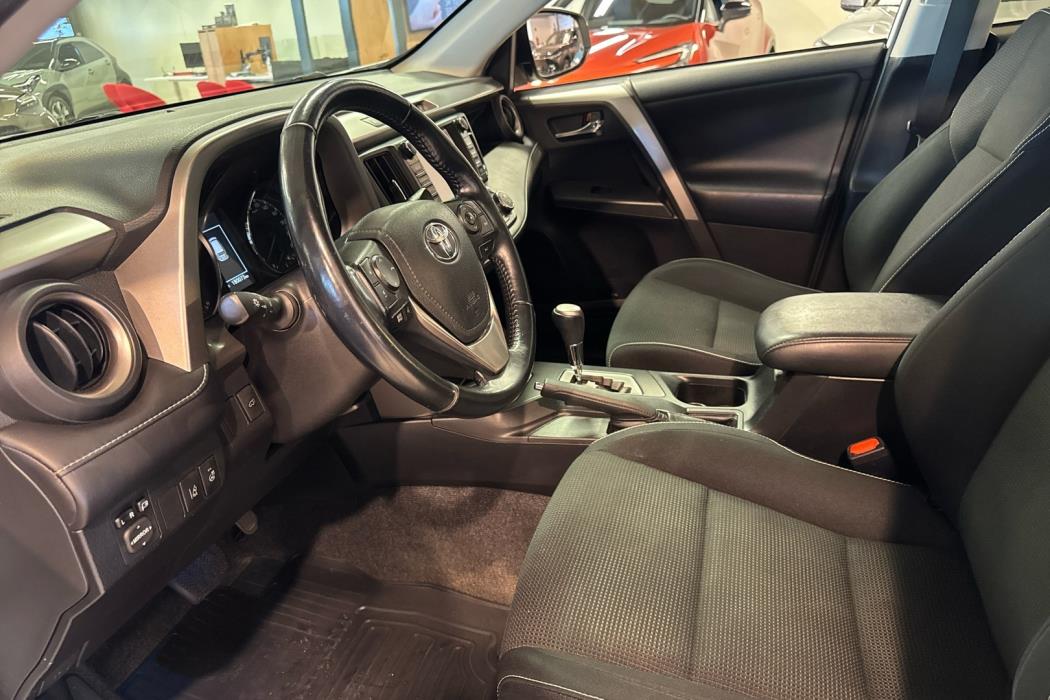 TOYOTA RAV4 2017