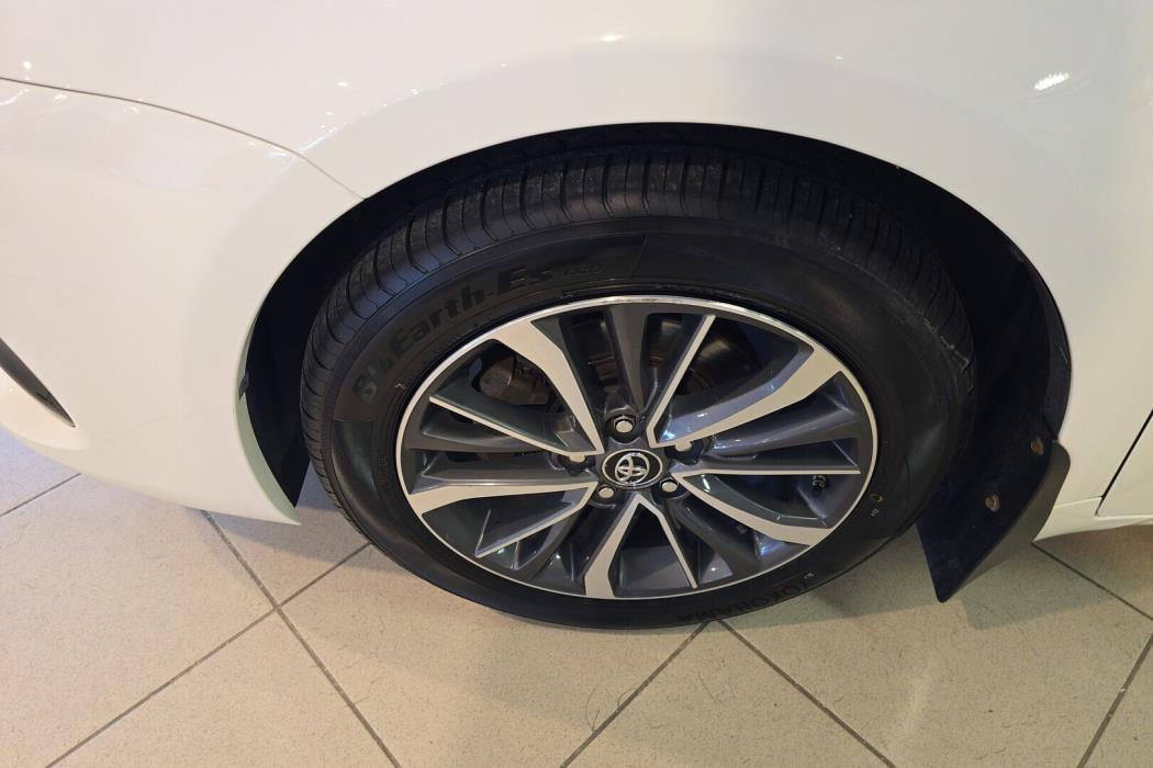 TOYOTA Avensis 2017