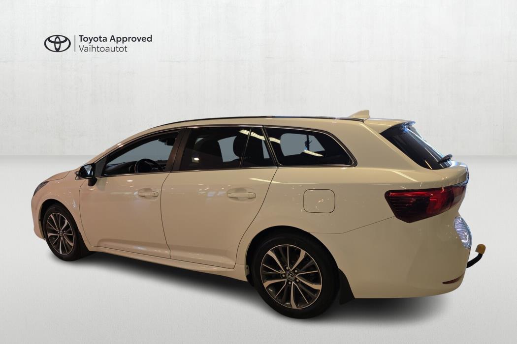 TOYOTA Avensis 2017