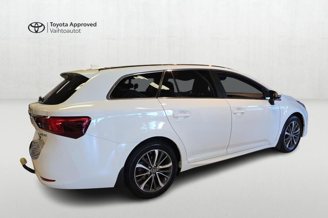 TOYOTA Avensis 2017