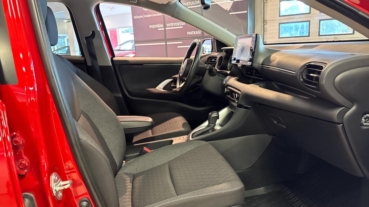 TOYOTA Yaris 2022
