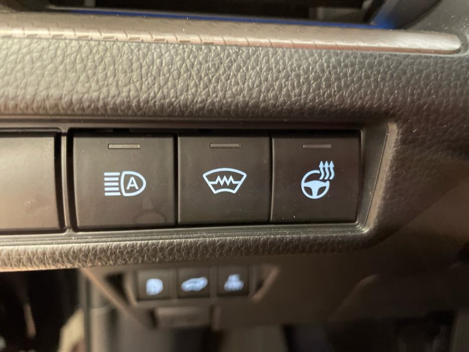 TOYOTA Prius Plug-in 2023