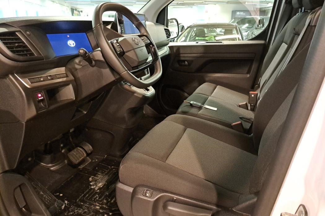 TOYOTA PROACE 2025
