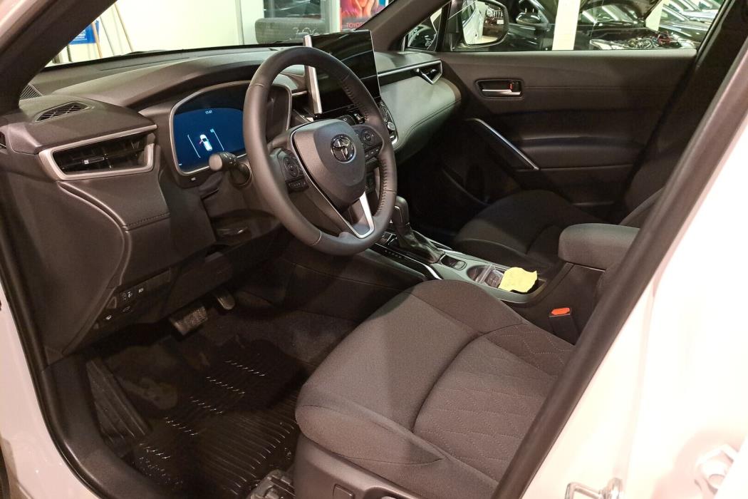 TOYOTA Corolla Cross 2025