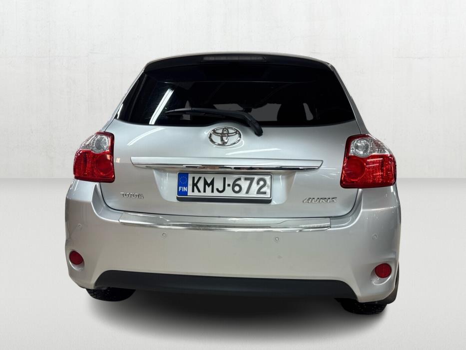 TOYOTA Auris 2012
