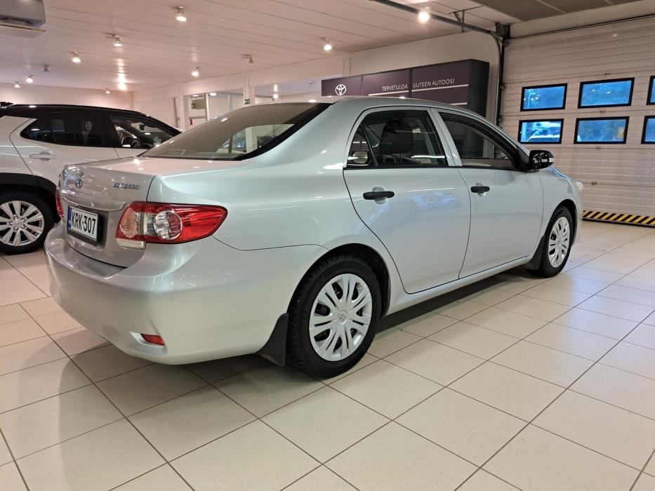 TOYOTA Corolla 2012