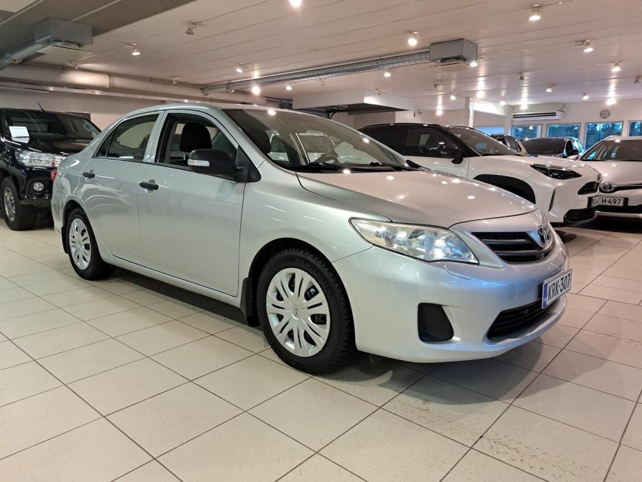 TOYOTA Corolla 2012