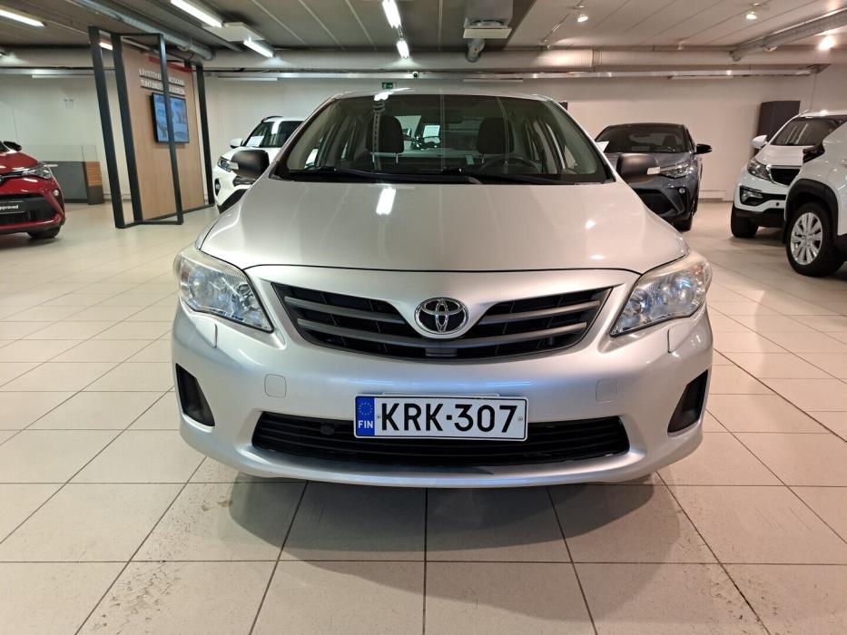TOYOTA Corolla 2012