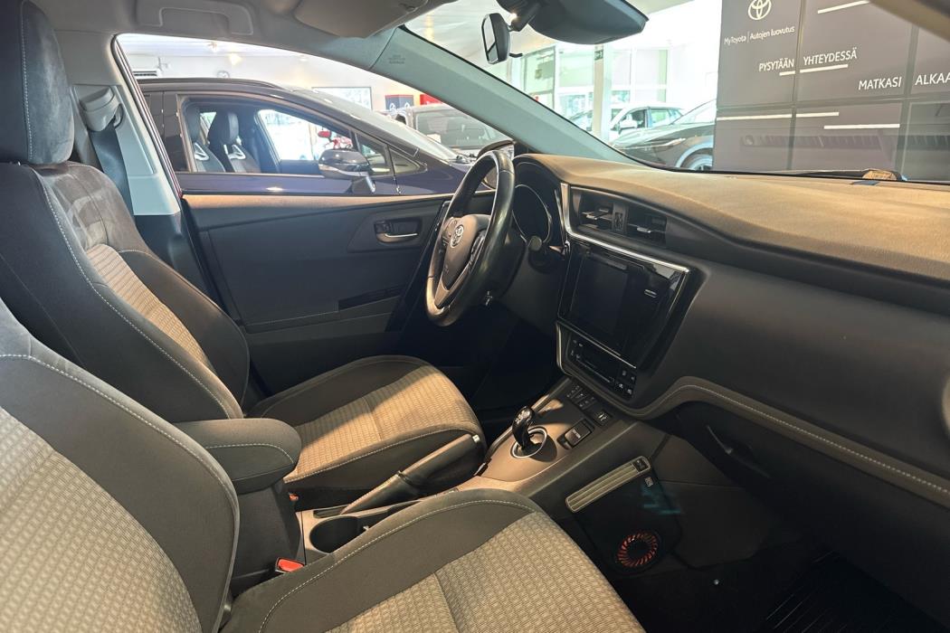 TOYOTA Auris 2018