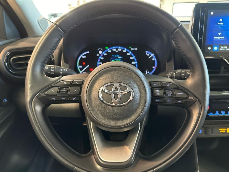 TOYOTA Yaris Cross 2023