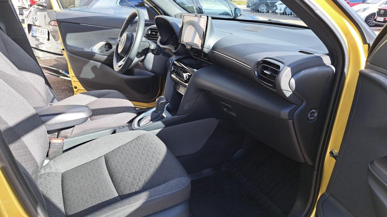 TOYOTA Yaris Cross 2024