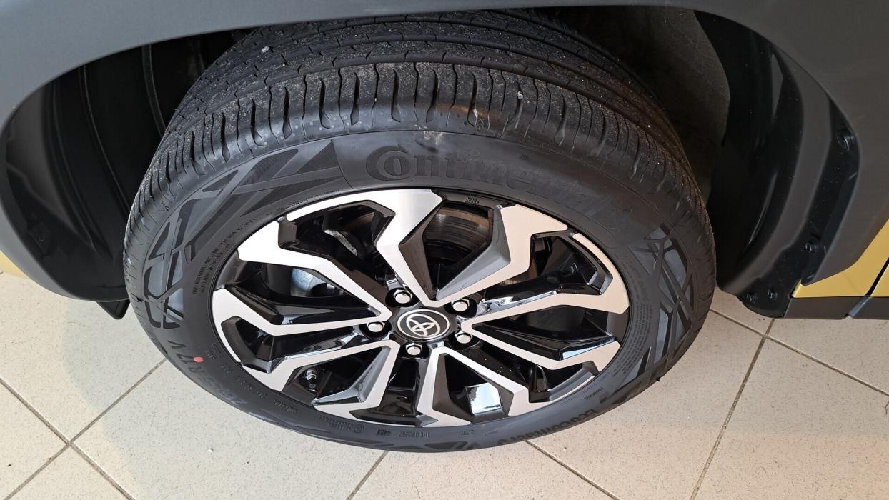 TOYOTA Yaris Cross 2024