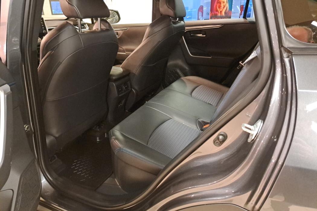 TOYOTA RAV4 2021