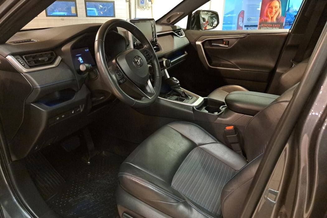 TOYOTA RAV4 2021