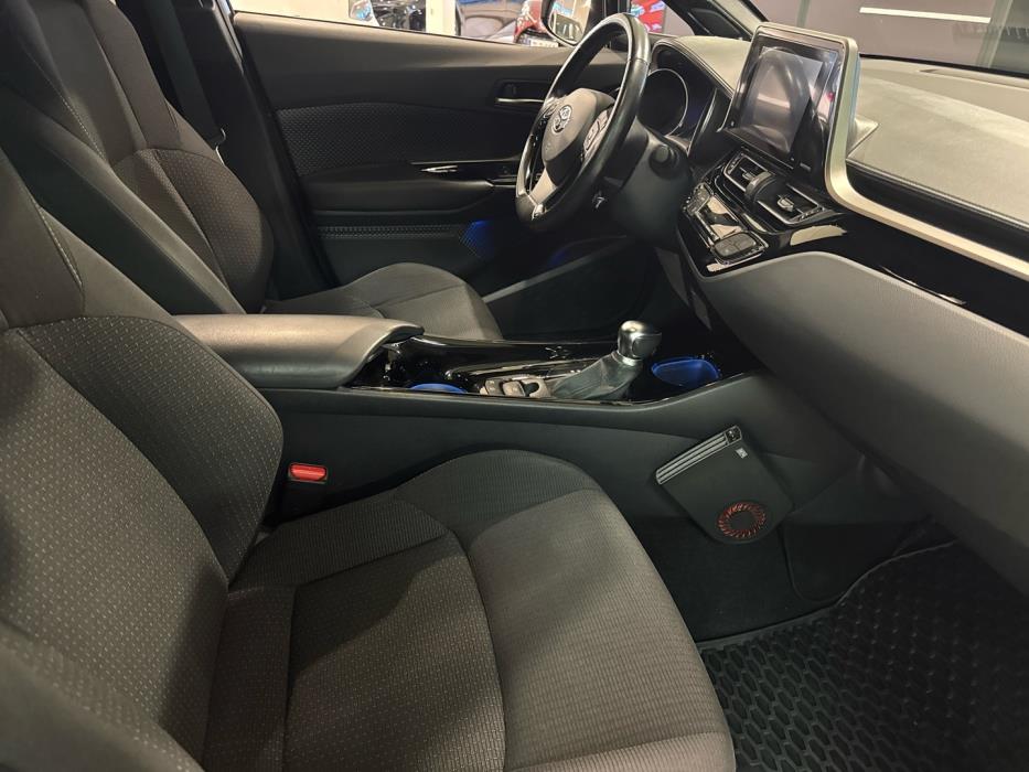 TOYOTA C-HR 2019