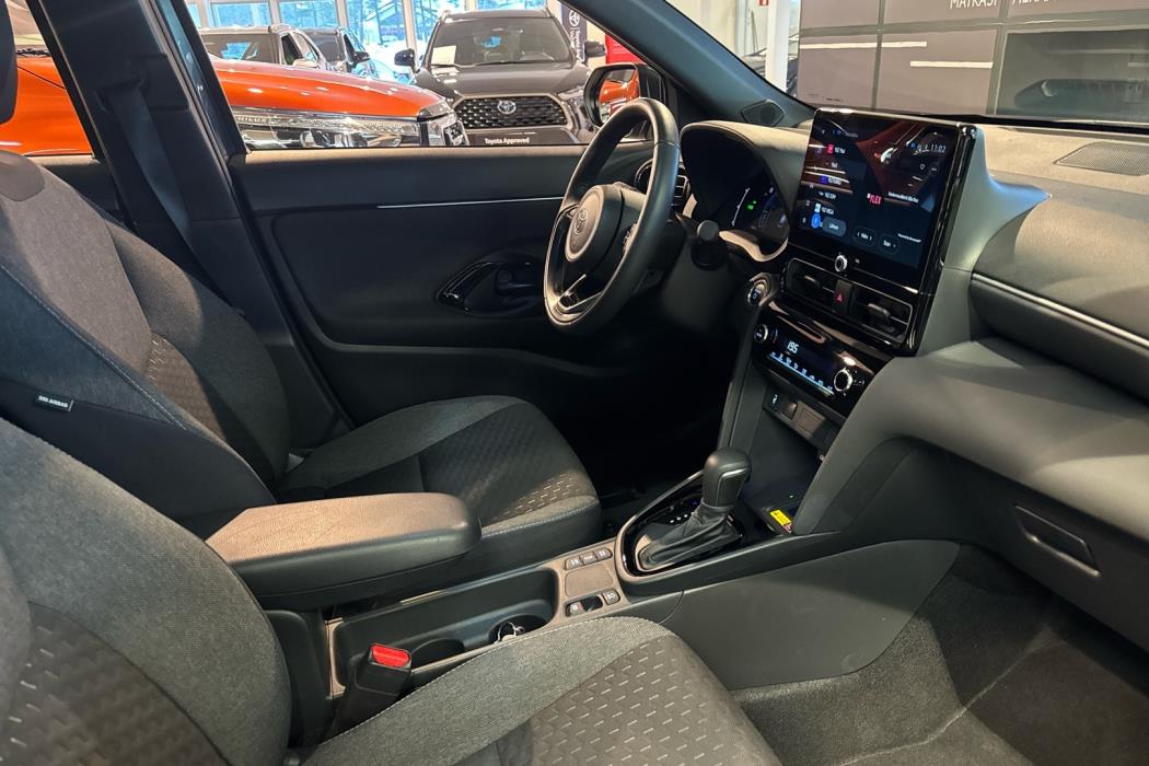 TOYOTA Yaris Cross 2025