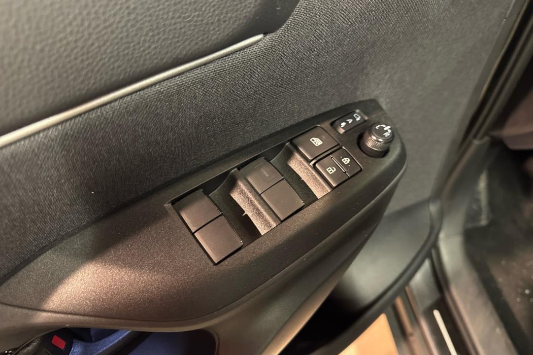 TOYOTA Yaris Cross 2025