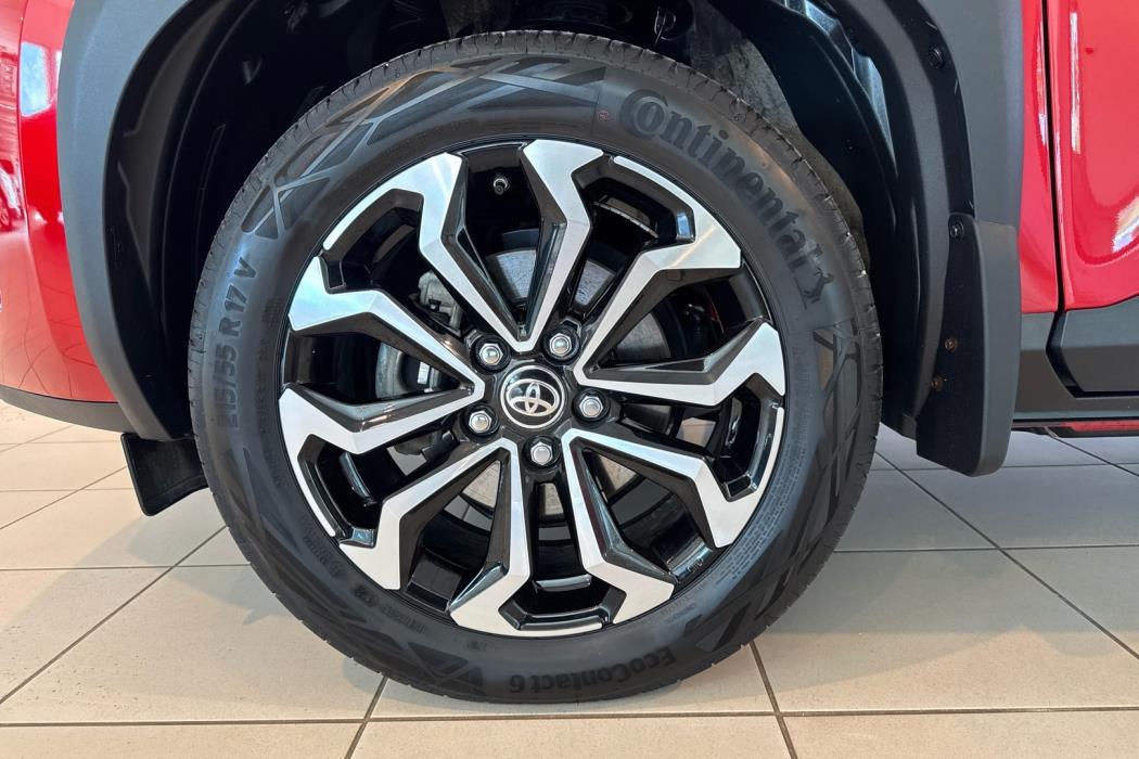 TOYOTA Yaris Cross 2025