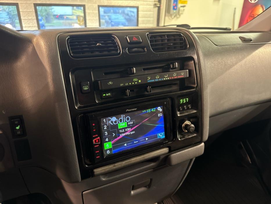 TOYOTA Hiace 2010