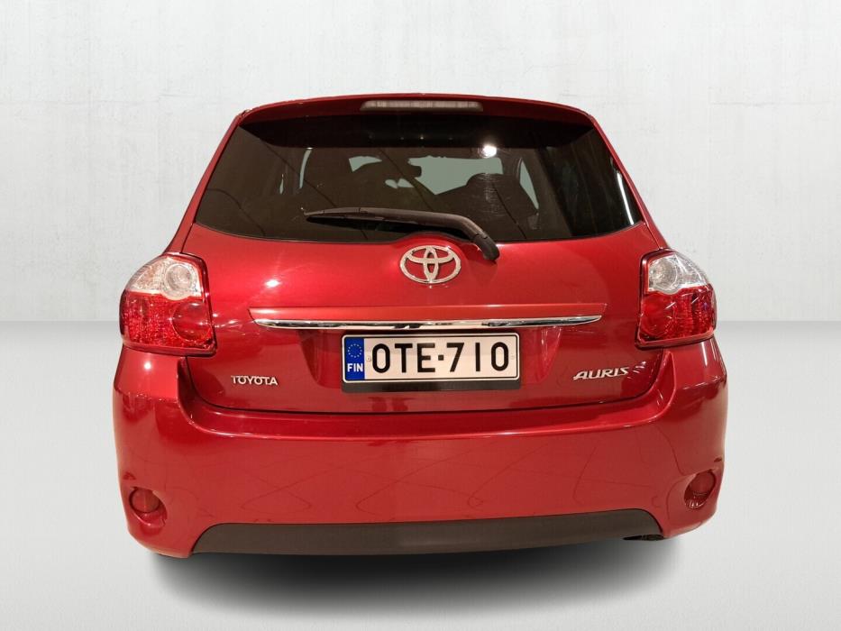 TOYOTA Auris 2012
