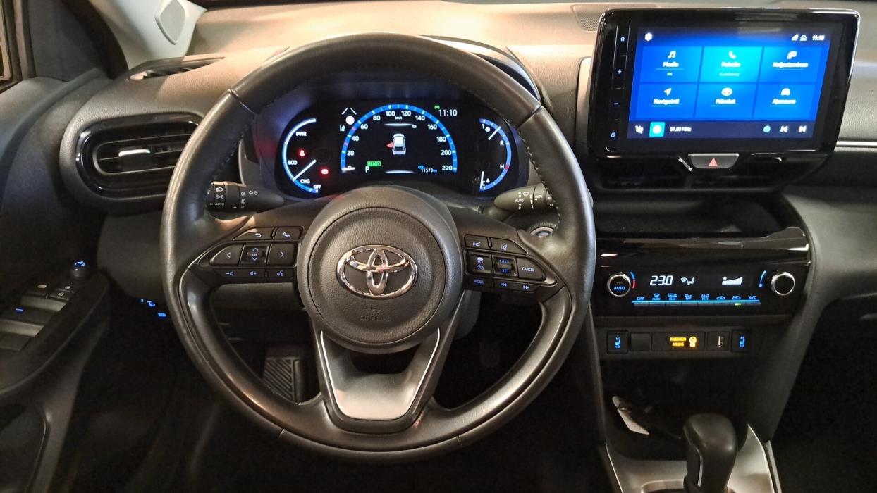 TOYOTA Yaris Cross 2024