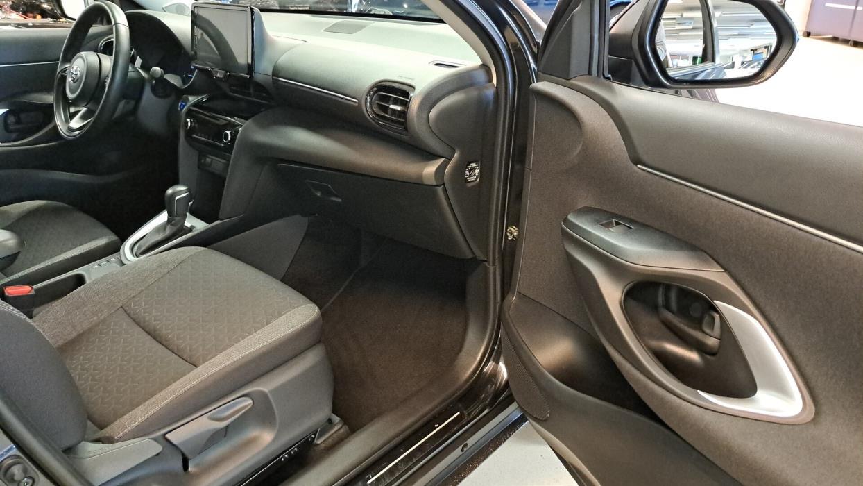 TOYOTA Yaris Cross 2024