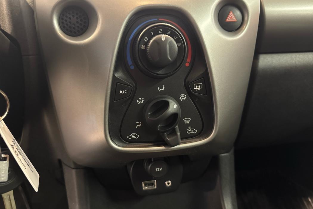 TOYOTA AYGO 2017