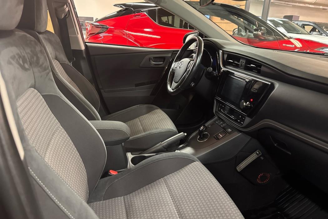 TOYOTA Auris 2018