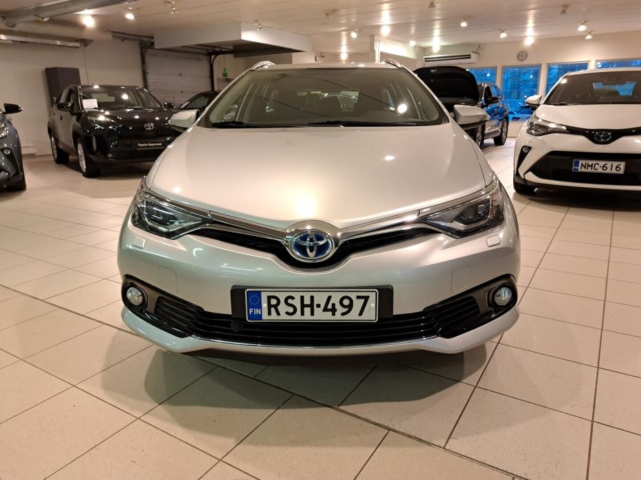 TOYOTA Auris 2015