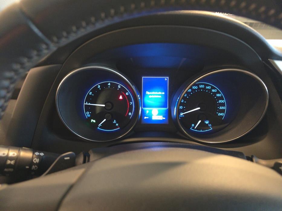 TOYOTA Auris 2016