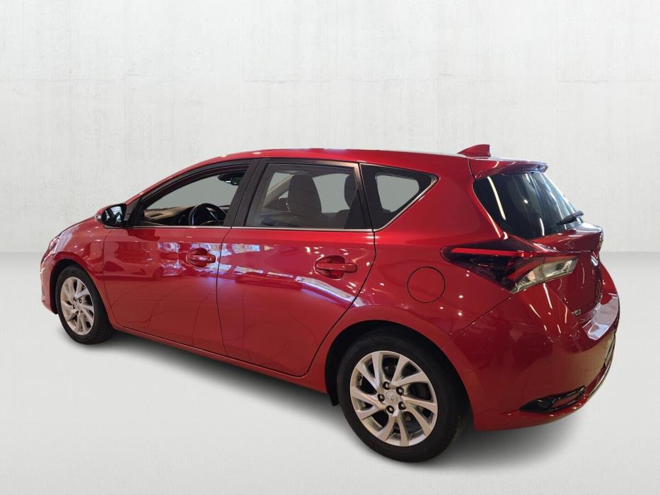 TOYOTA Auris 2016