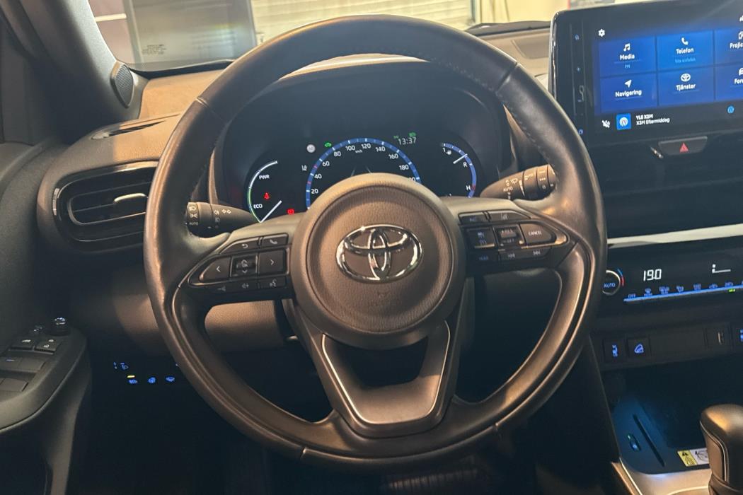 TOYOTA Yaris Cross 2023