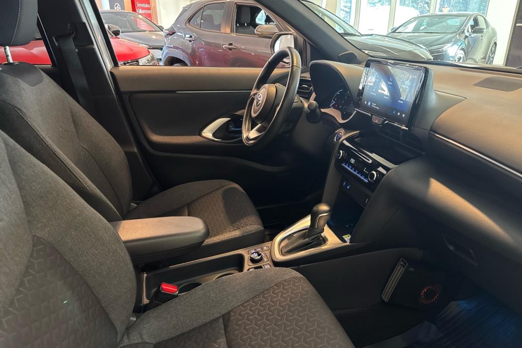 TOYOTA Yaris Cross 2023