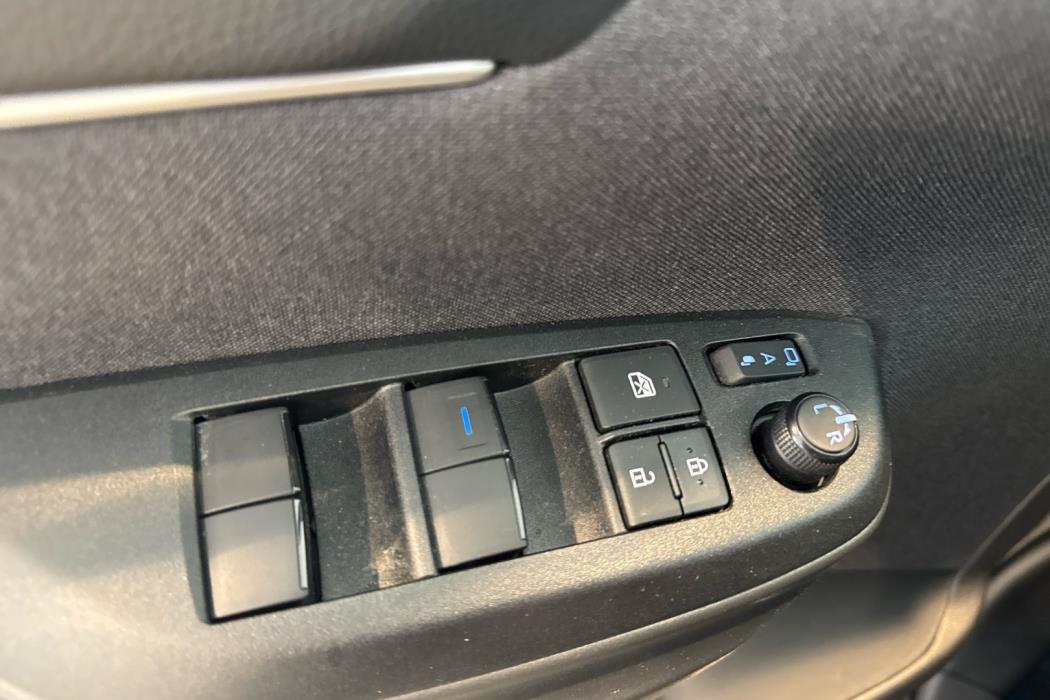 TOYOTA Yaris Cross 2023