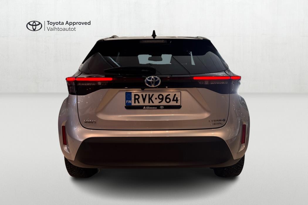 TOYOTA Yaris Cross 2023