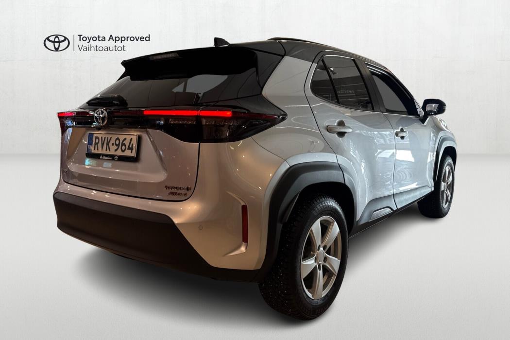TOYOTA Yaris Cross 2023