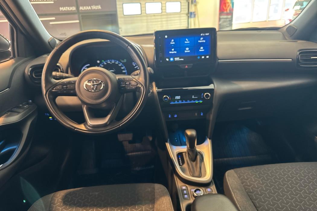 TOYOTA Yaris Cross 2023