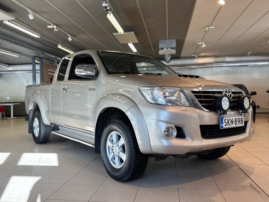 TOYOTA Hilux 2012