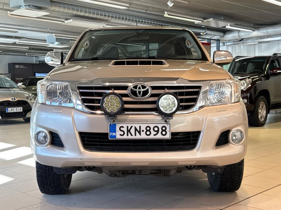 TOYOTA Hilux 2012