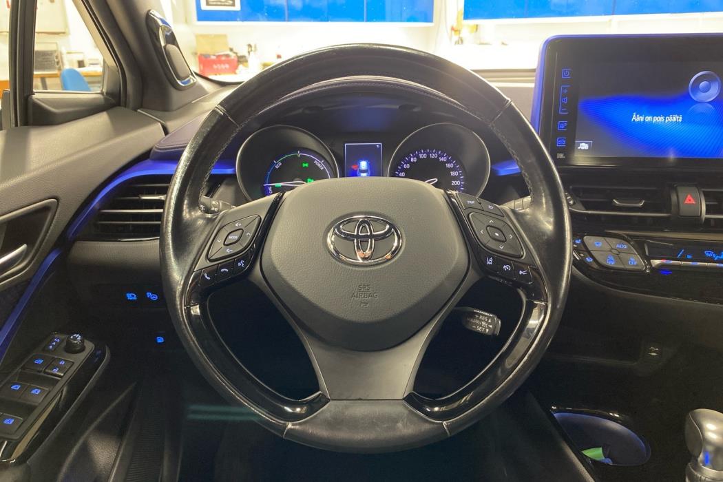 TOYOTA C-HR 2017