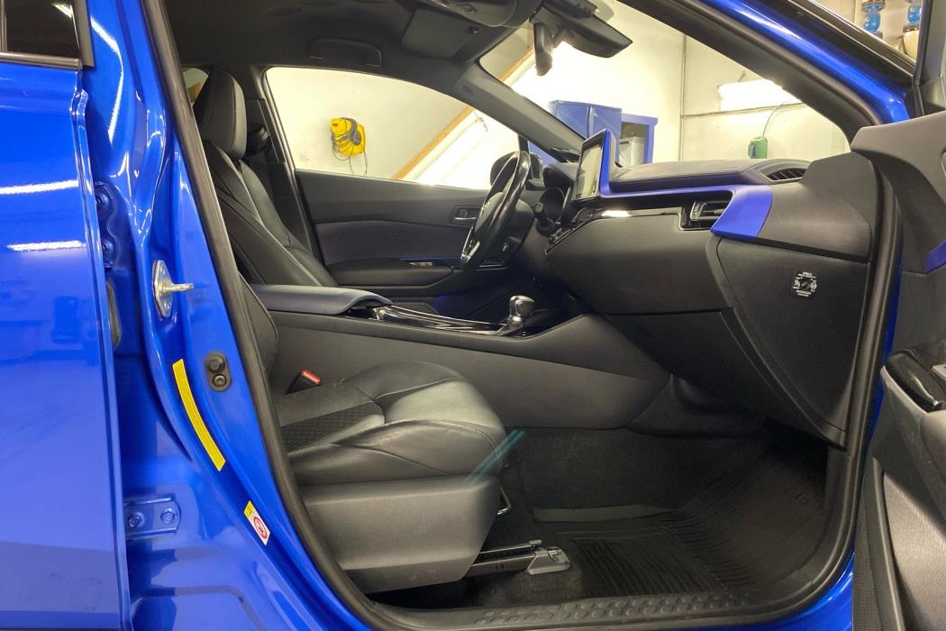 TOYOTA C-HR 2017