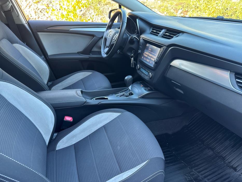 TOYOTA AVENSIS 2017