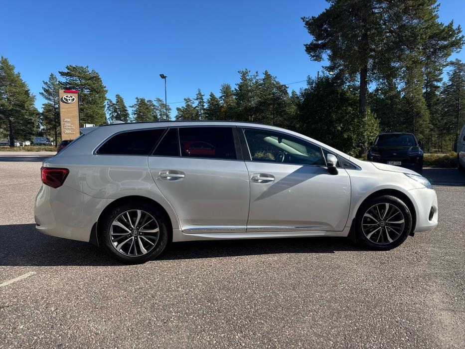 TOYOTA AVENSIS 2017