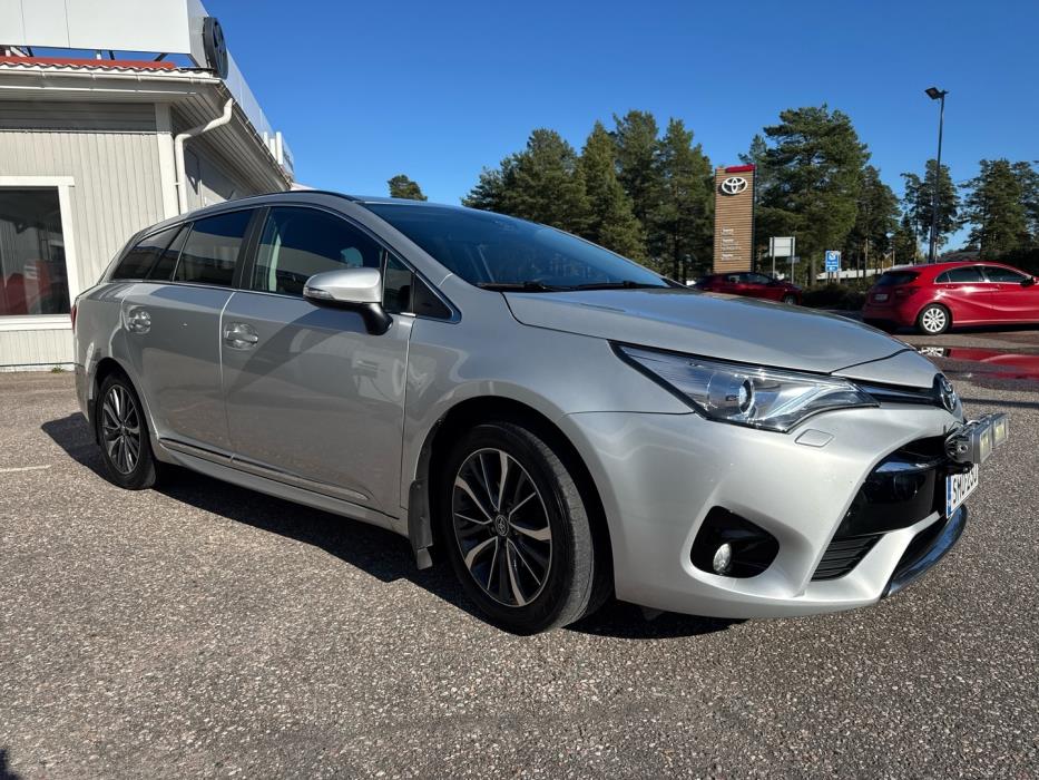 TOYOTA AVENSIS 2017