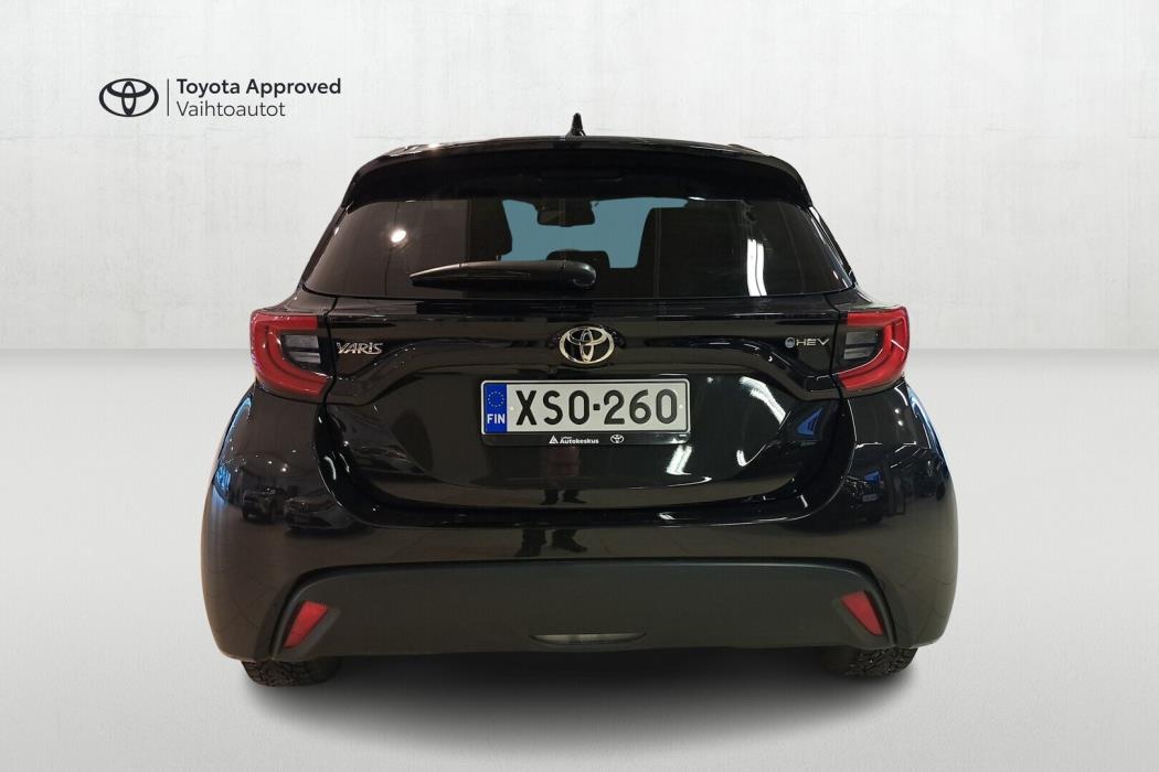 TOYOTA YARIS 2024