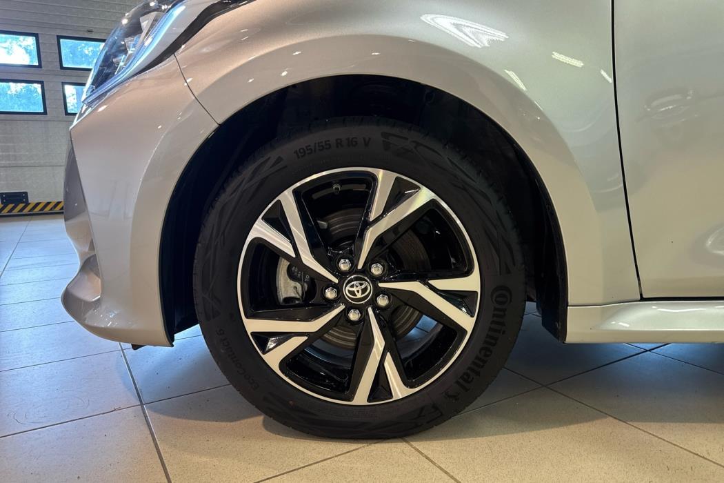 TOYOTA YARIS 2025
