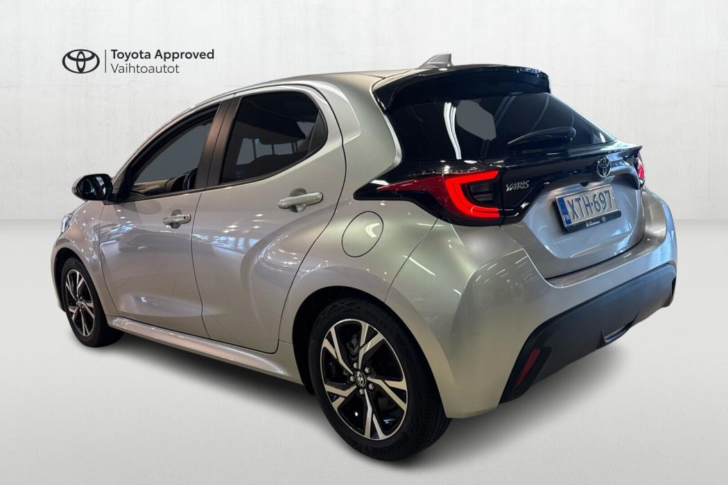 TOYOTA YARIS 2025