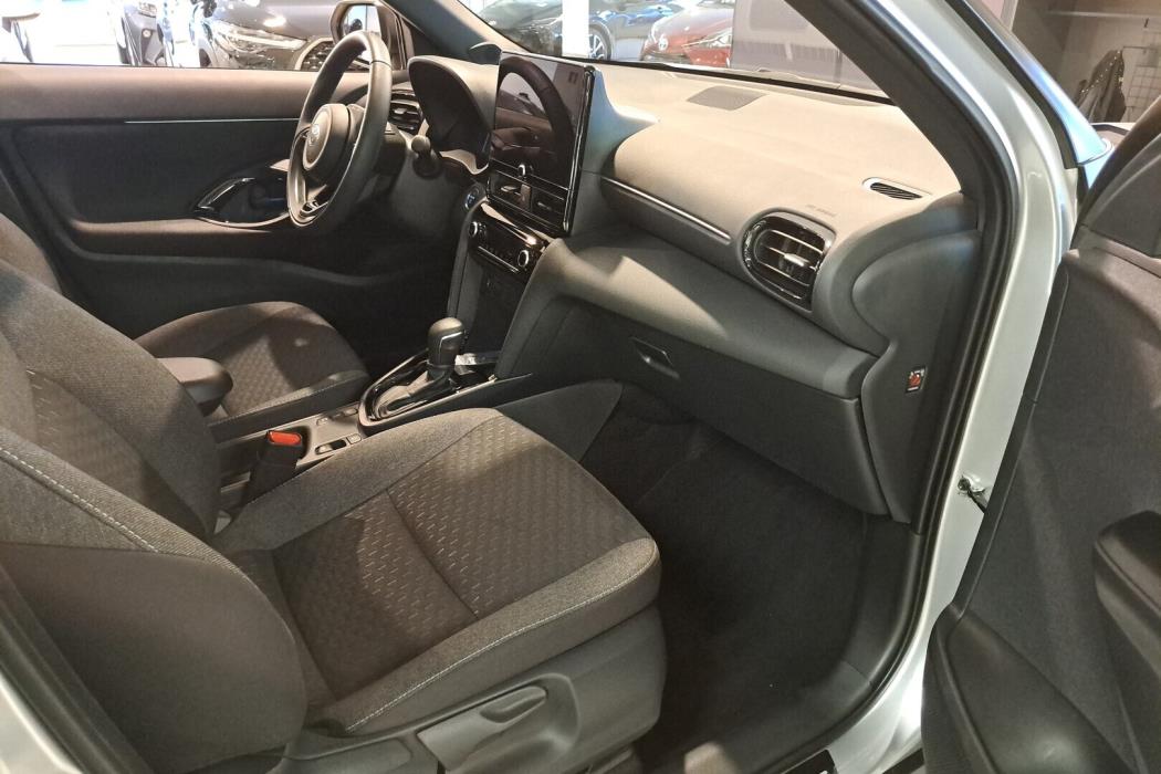 TOYOTA Yaris Cross 2025