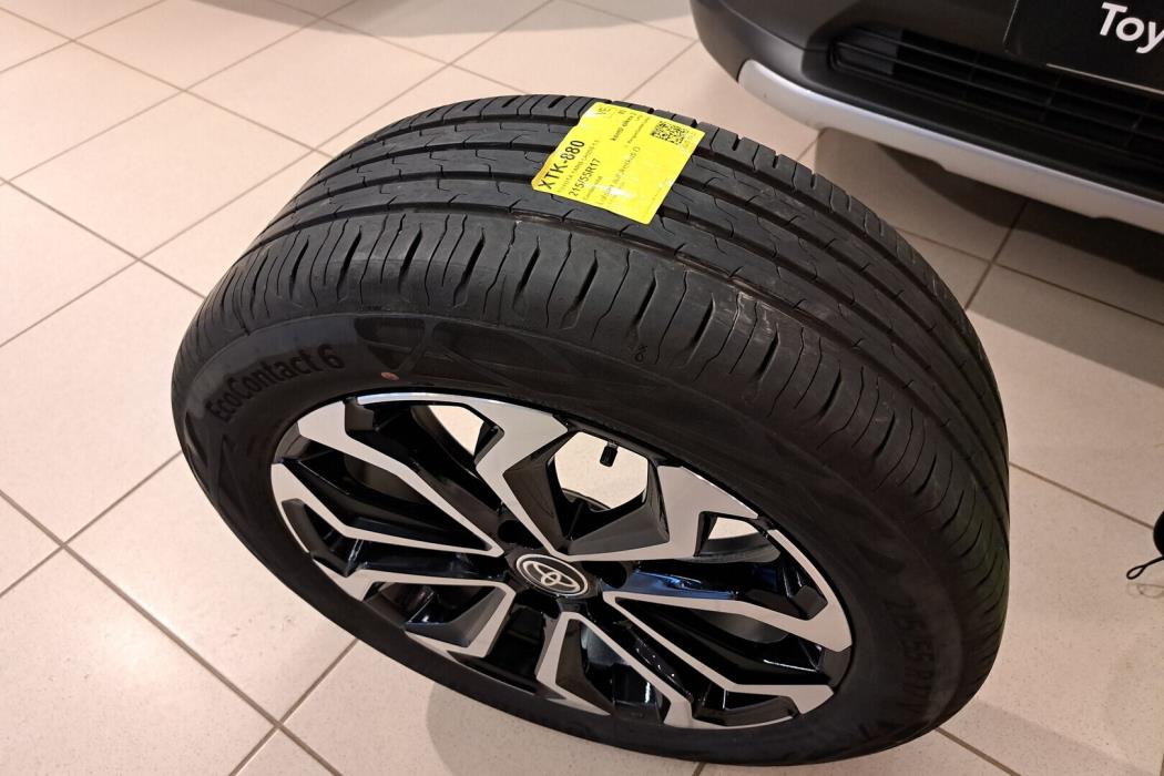 TOYOTA Yaris Cross 2025