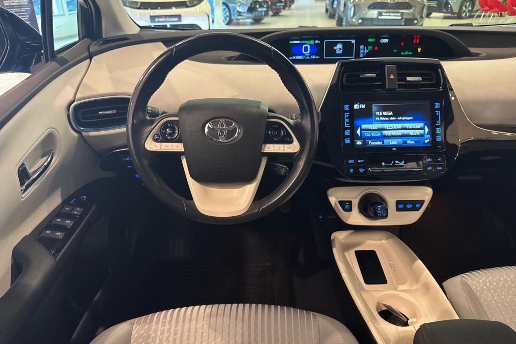 TOYOTA Prius Plug-in 2017